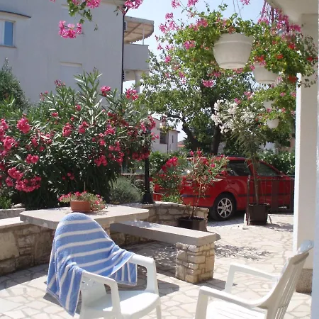 Rooms Violanda *